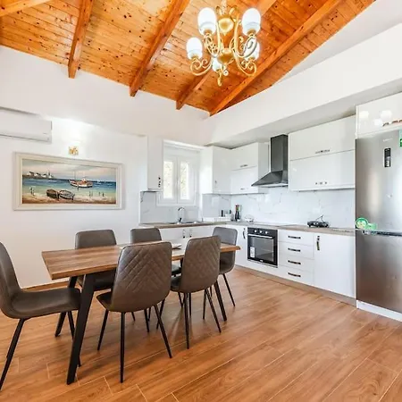 Siar The Small By Pikhost Βίλα